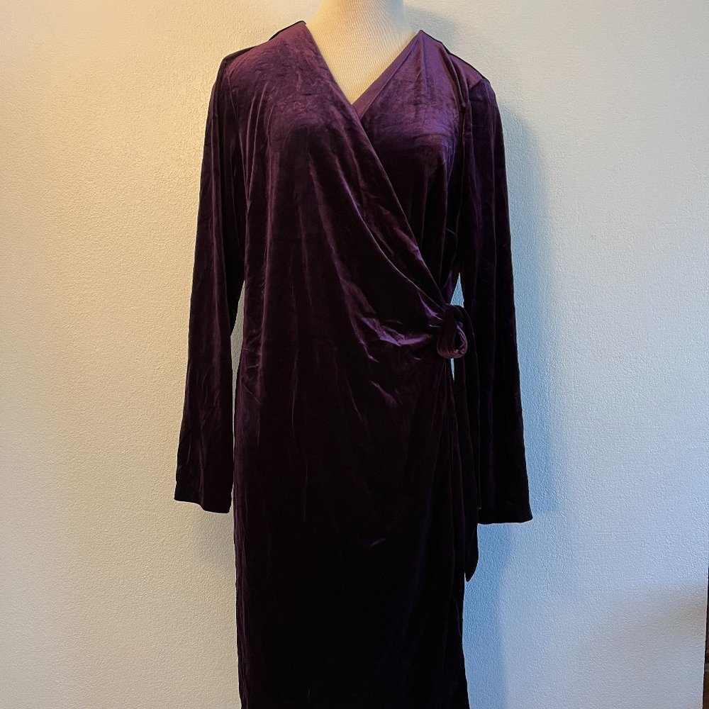 Jeffrey Banks NWT size XL Purple velvet wrap dress knee length back zip V neck